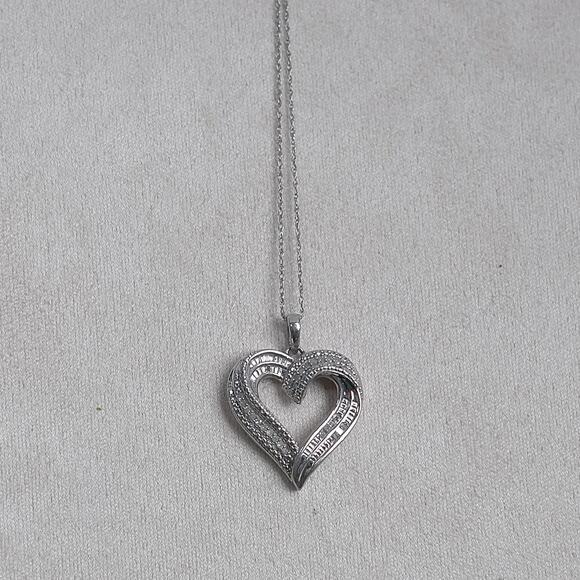 Heart Necklace 1/10  Pendant carat Diamond Accents Sterling Silver 925 18" - Picture 1 of 8